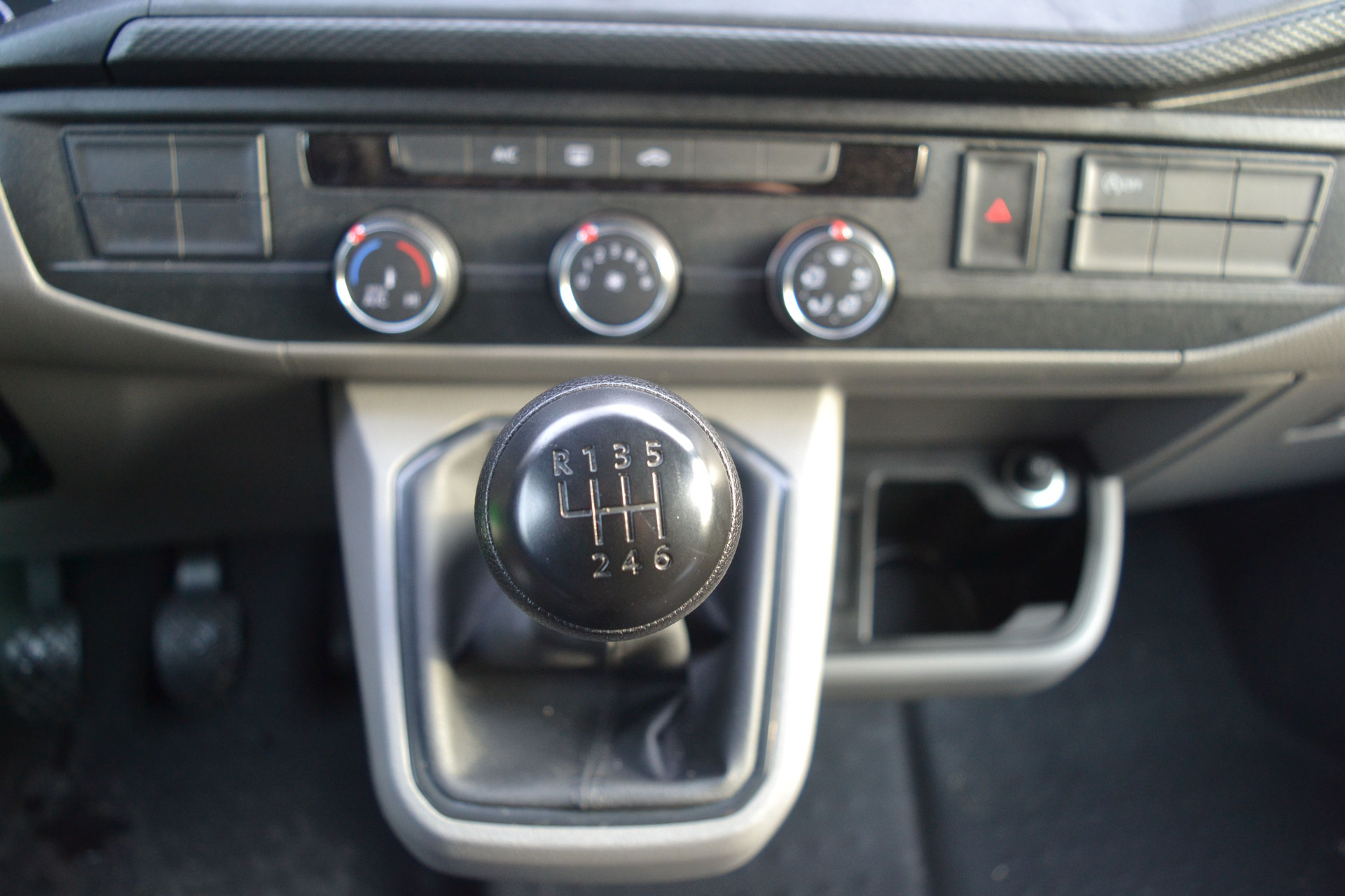 41029909-4.jpg