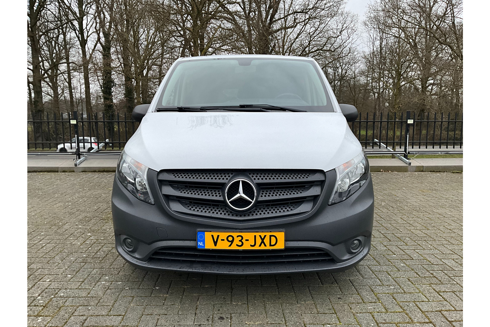 42995420-14.jpg
