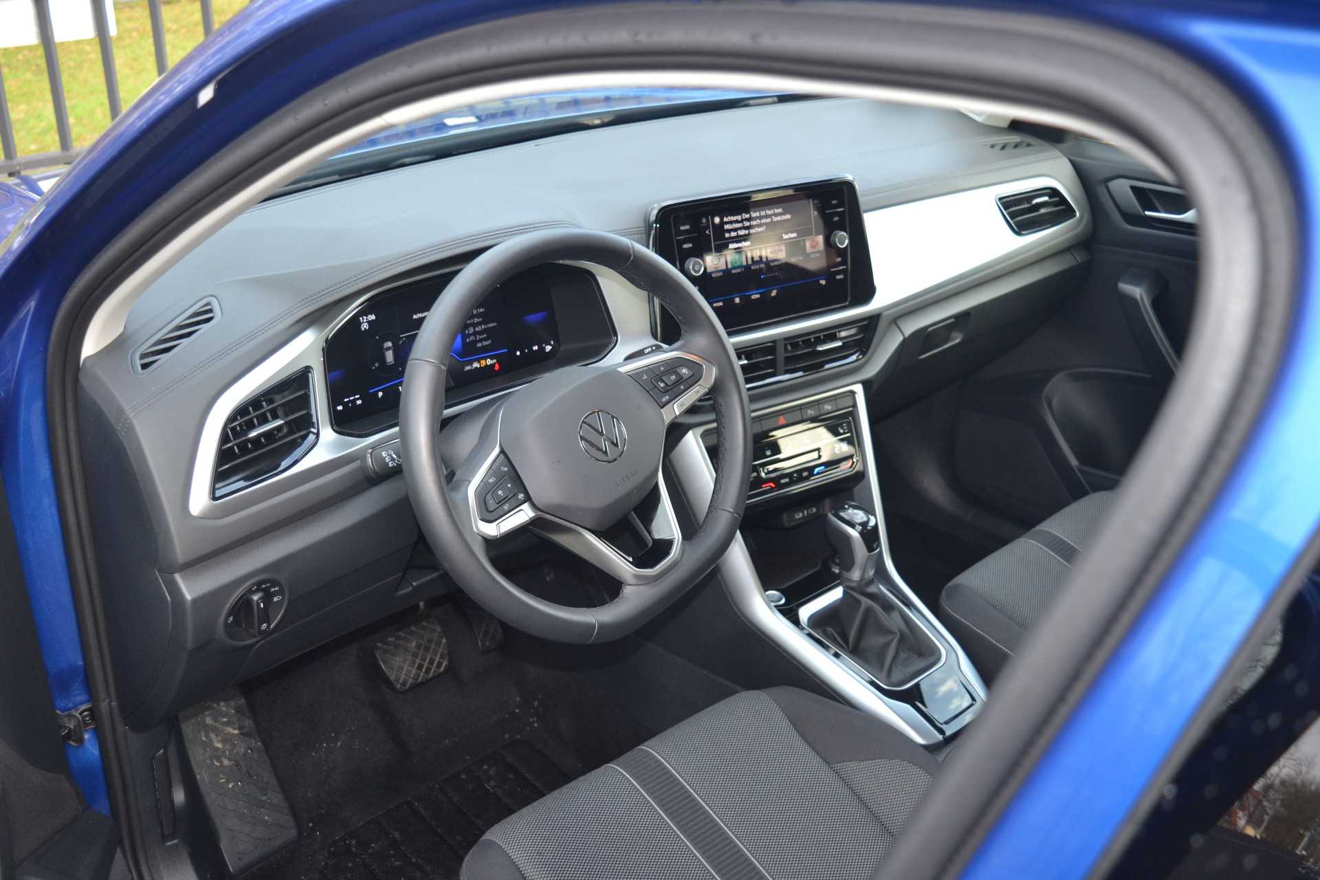 43619161-2.jpg