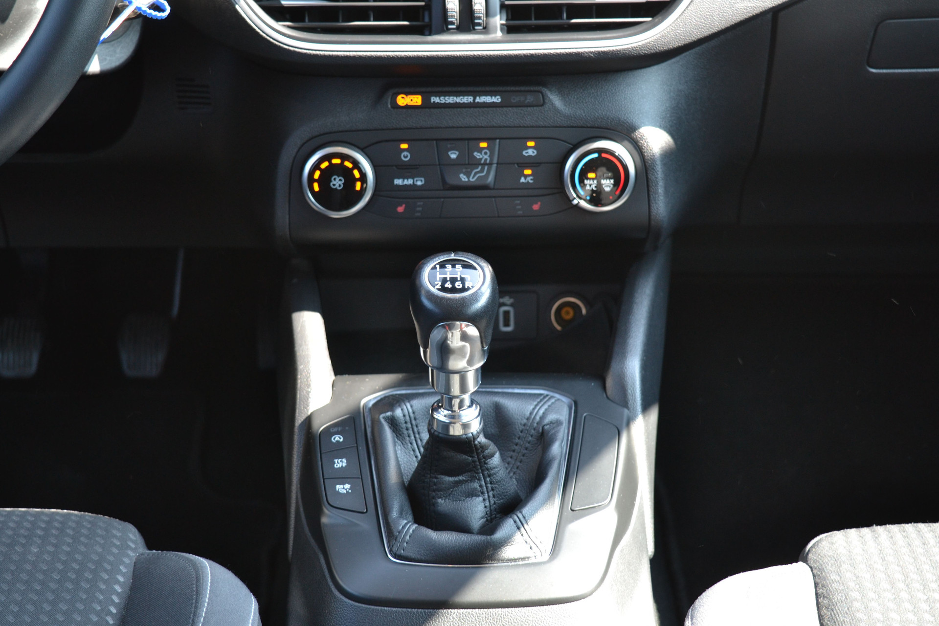 45649956-4.jpg