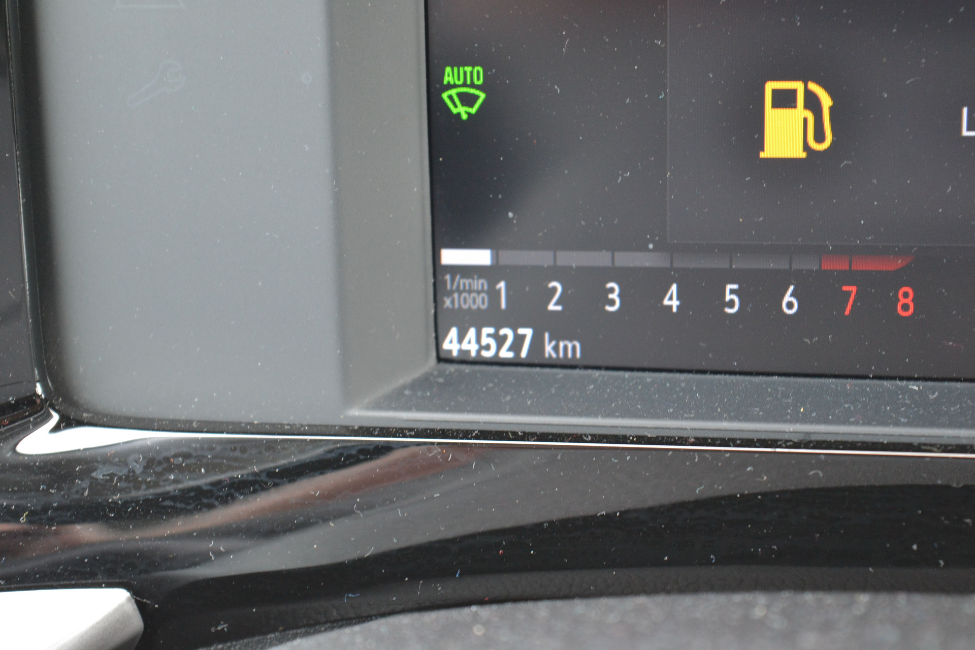 46474600-12.jpg