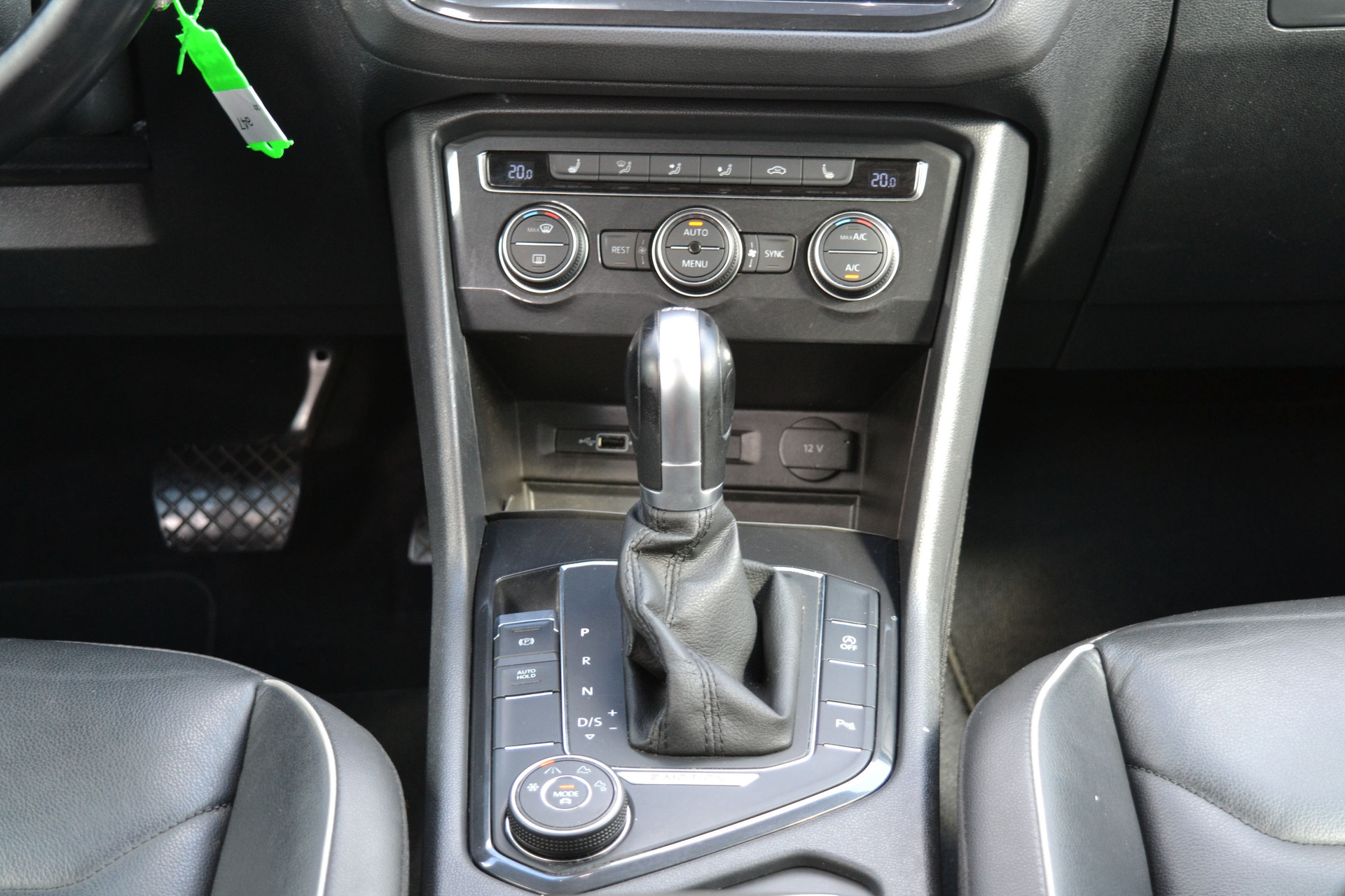 47369373-10.jpg