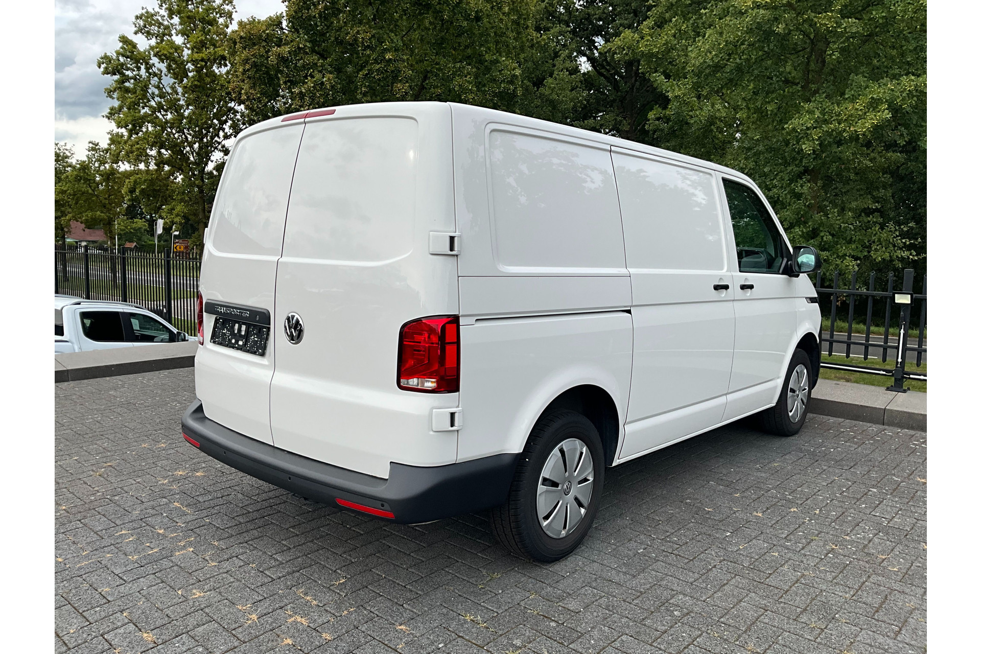 47444652-1.jpg