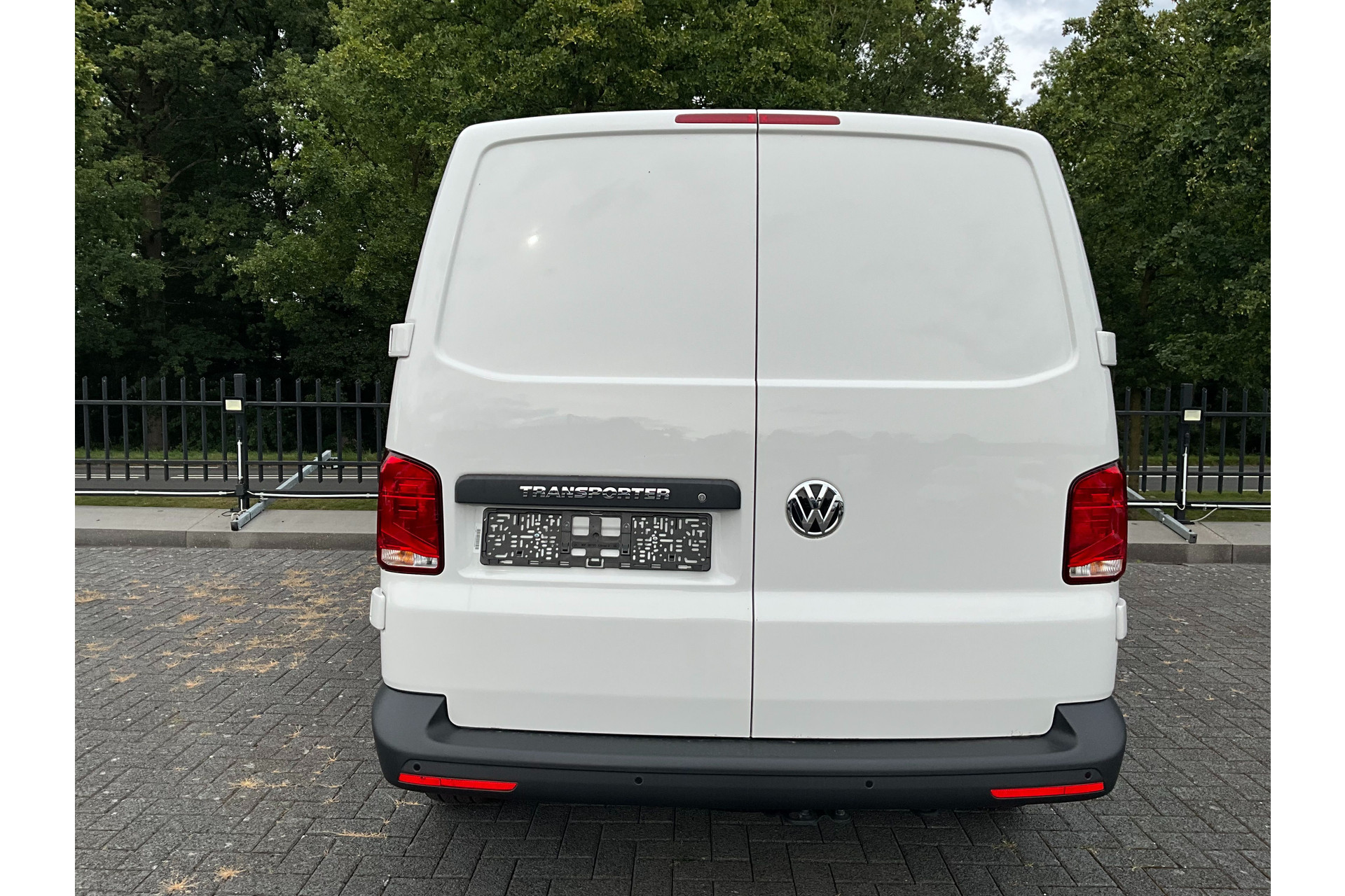 47444652-6.jpg