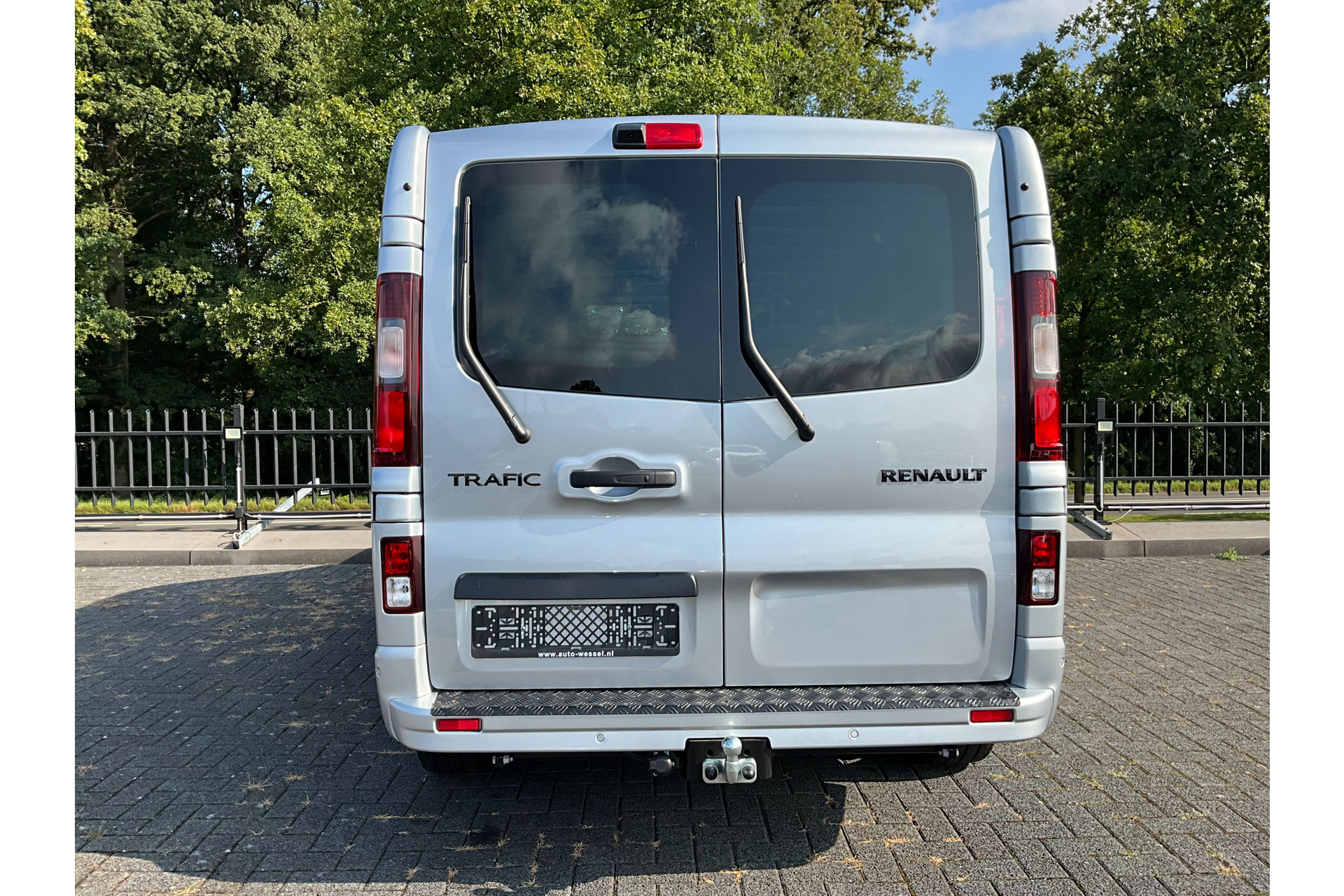 47562939-25.jpg