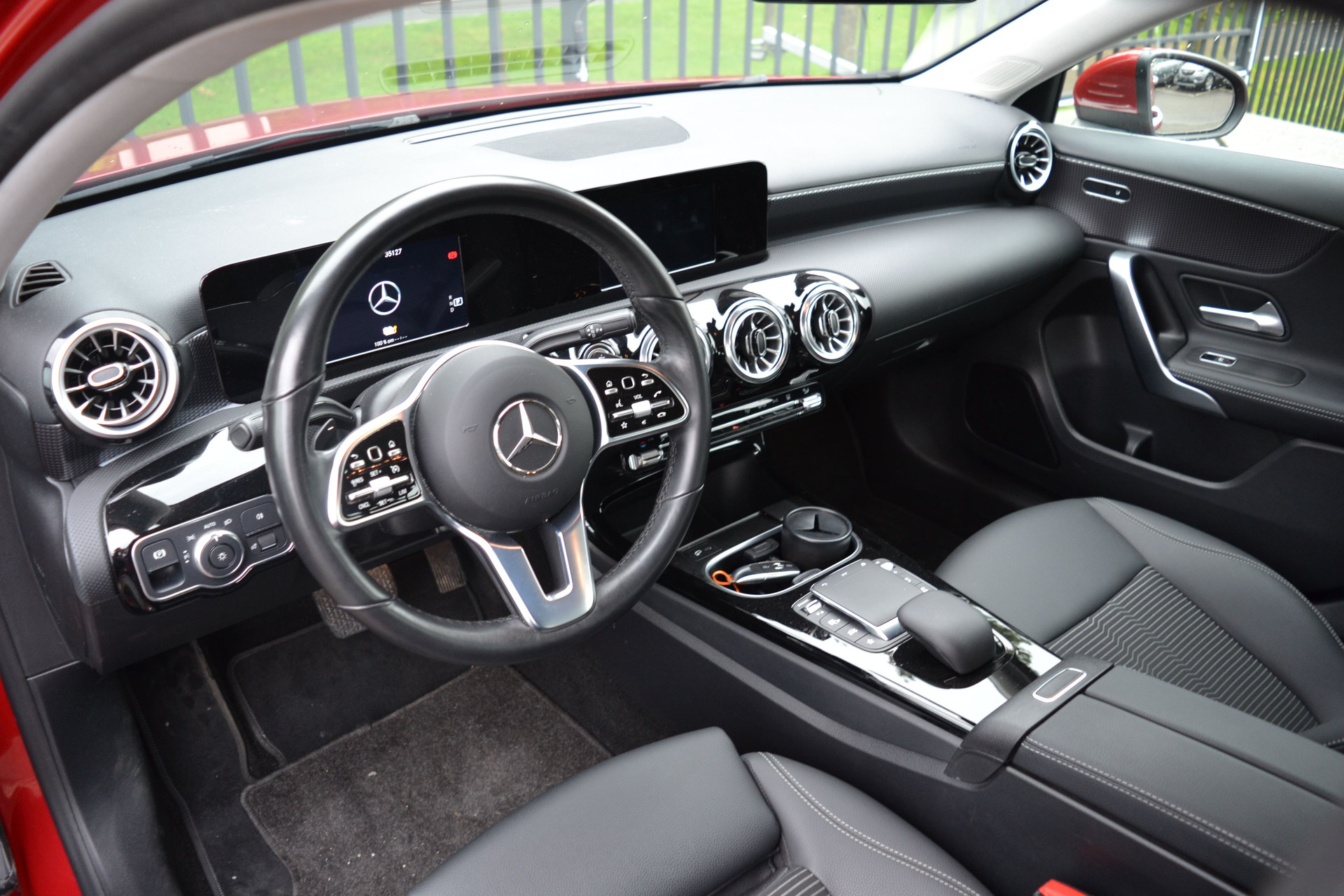 47783507-7.jpg