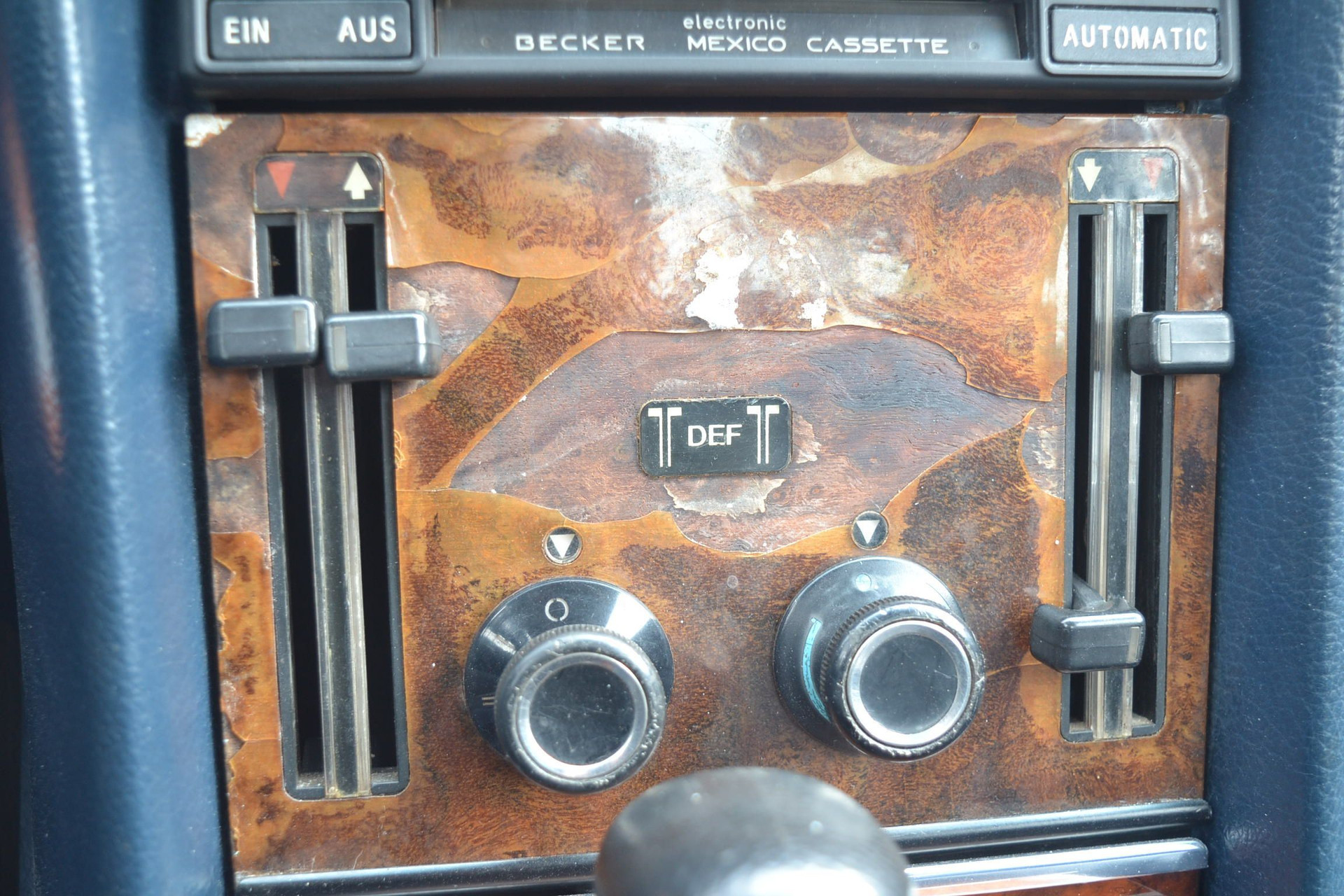 47880866-12.jpg