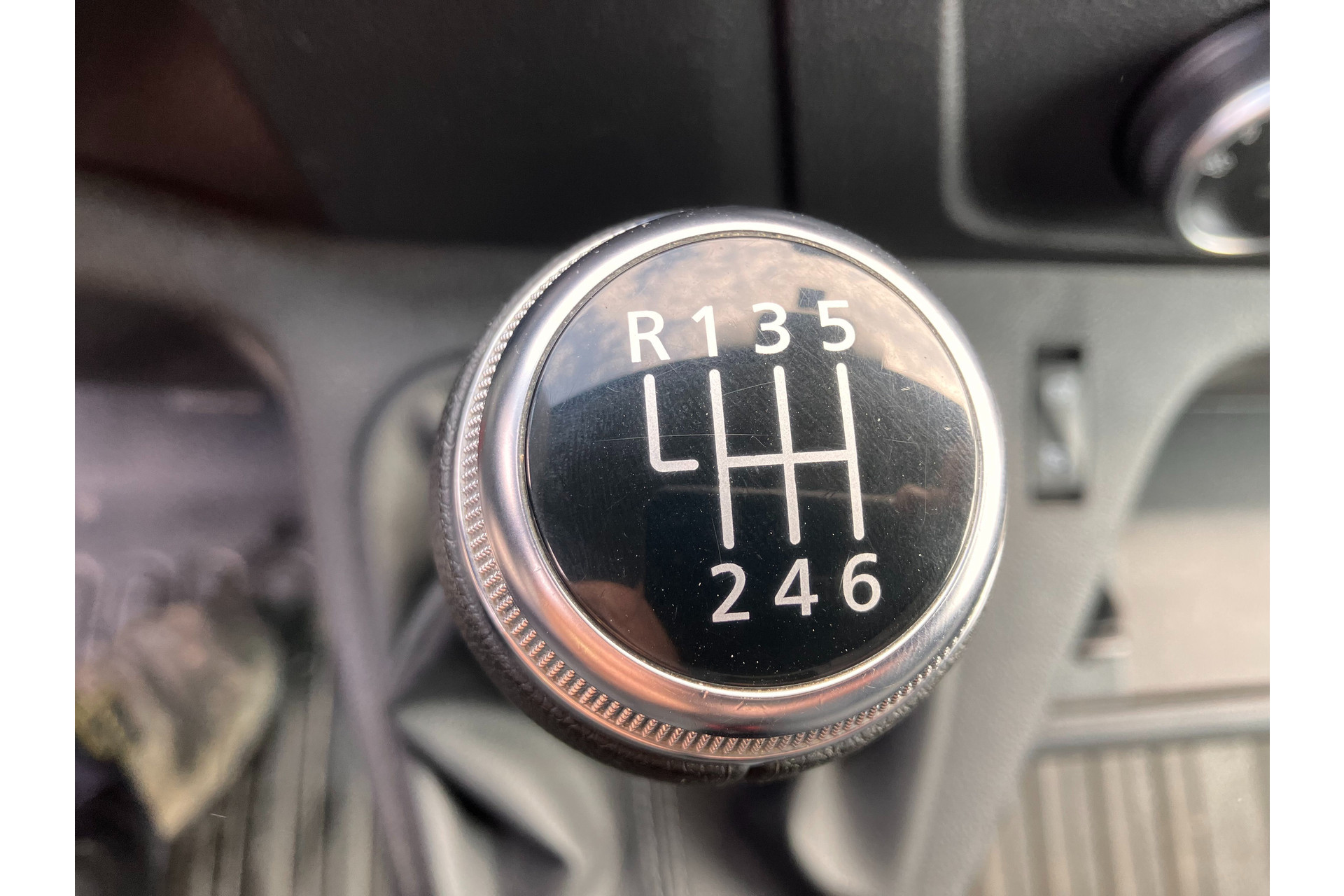 47996264-10.jpg