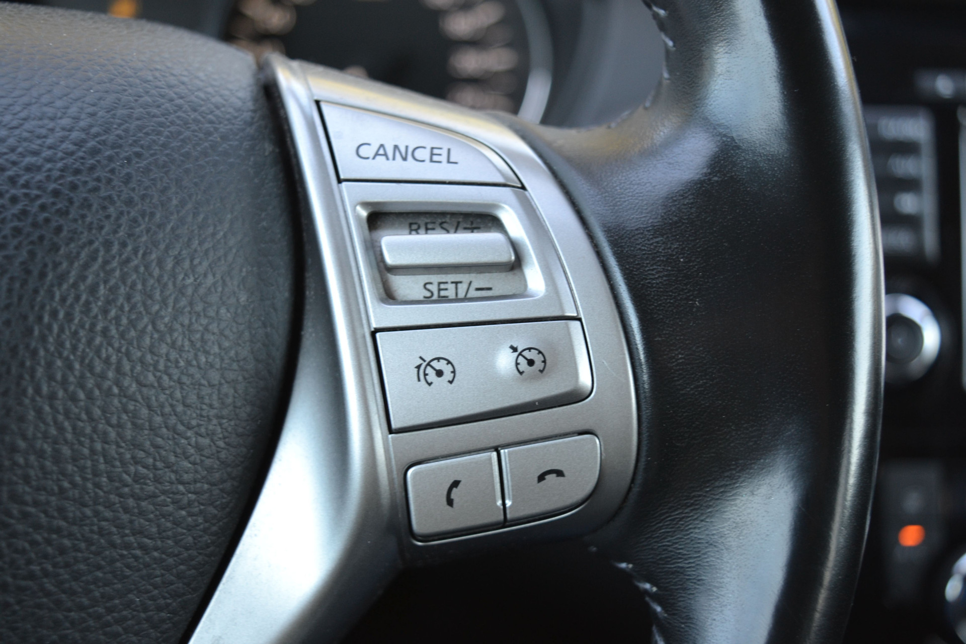 48028710-16.jpg